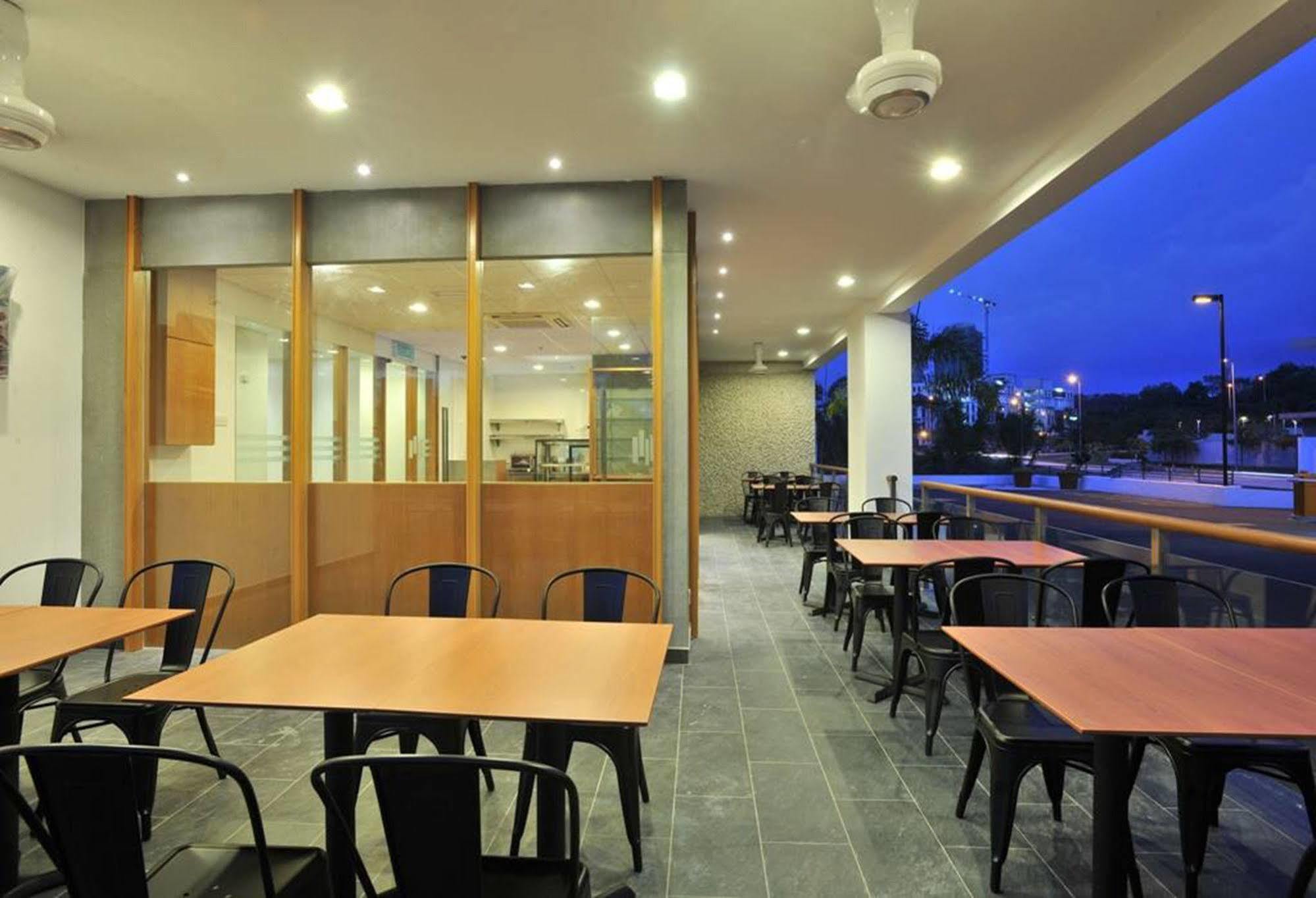 Hotel Primera Suite Cyberjaya Ngoại thất bức ảnh
