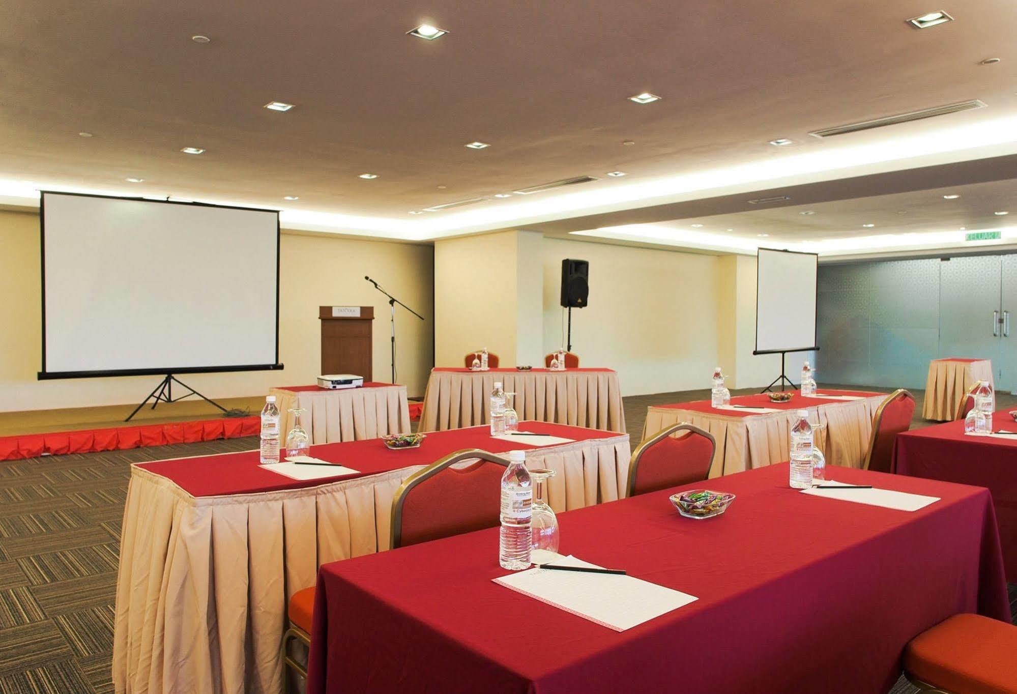 Hotel Primera Suite Cyberjaya Ngoại thất bức ảnh
